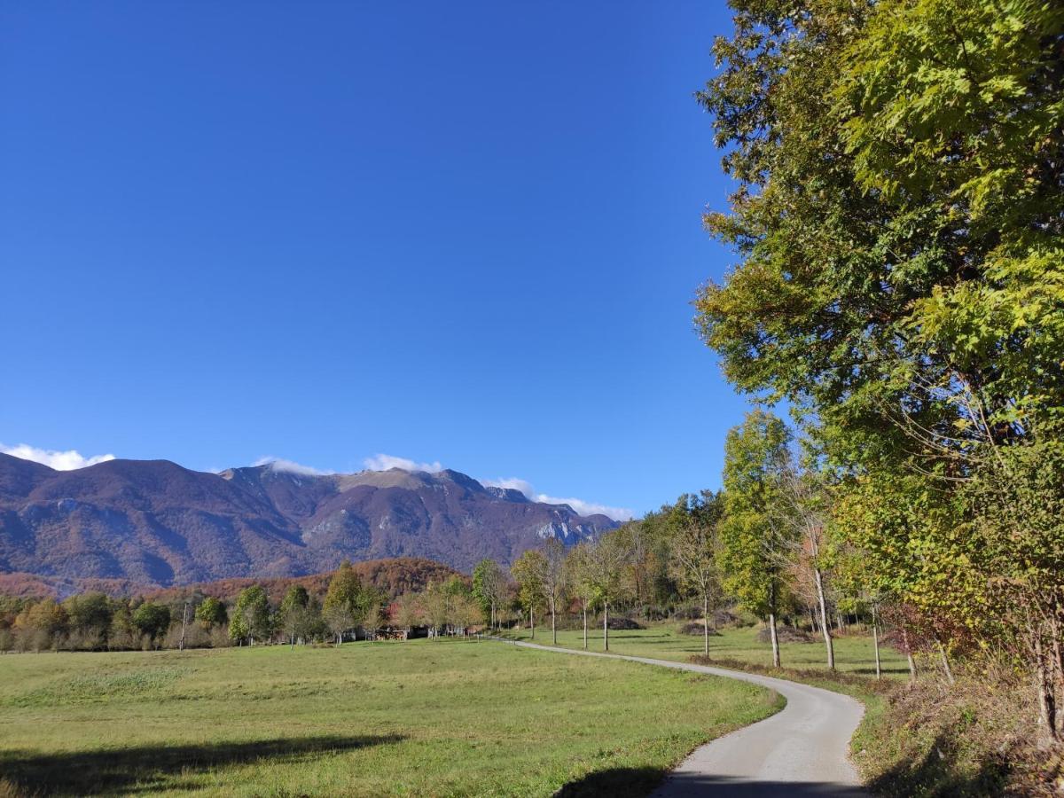 Velebit Lodge Lovinac  エクステリア 写真