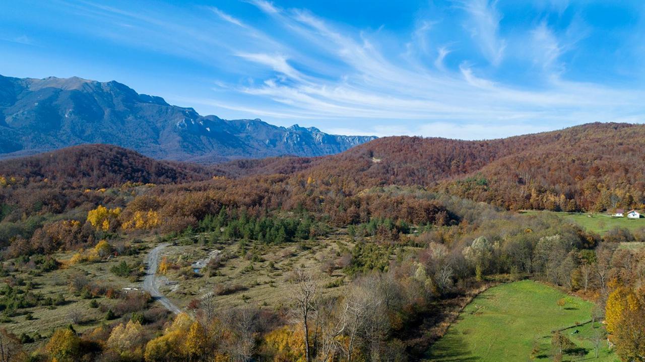 Velebit Lodge Lovinac  エクステリア 写真