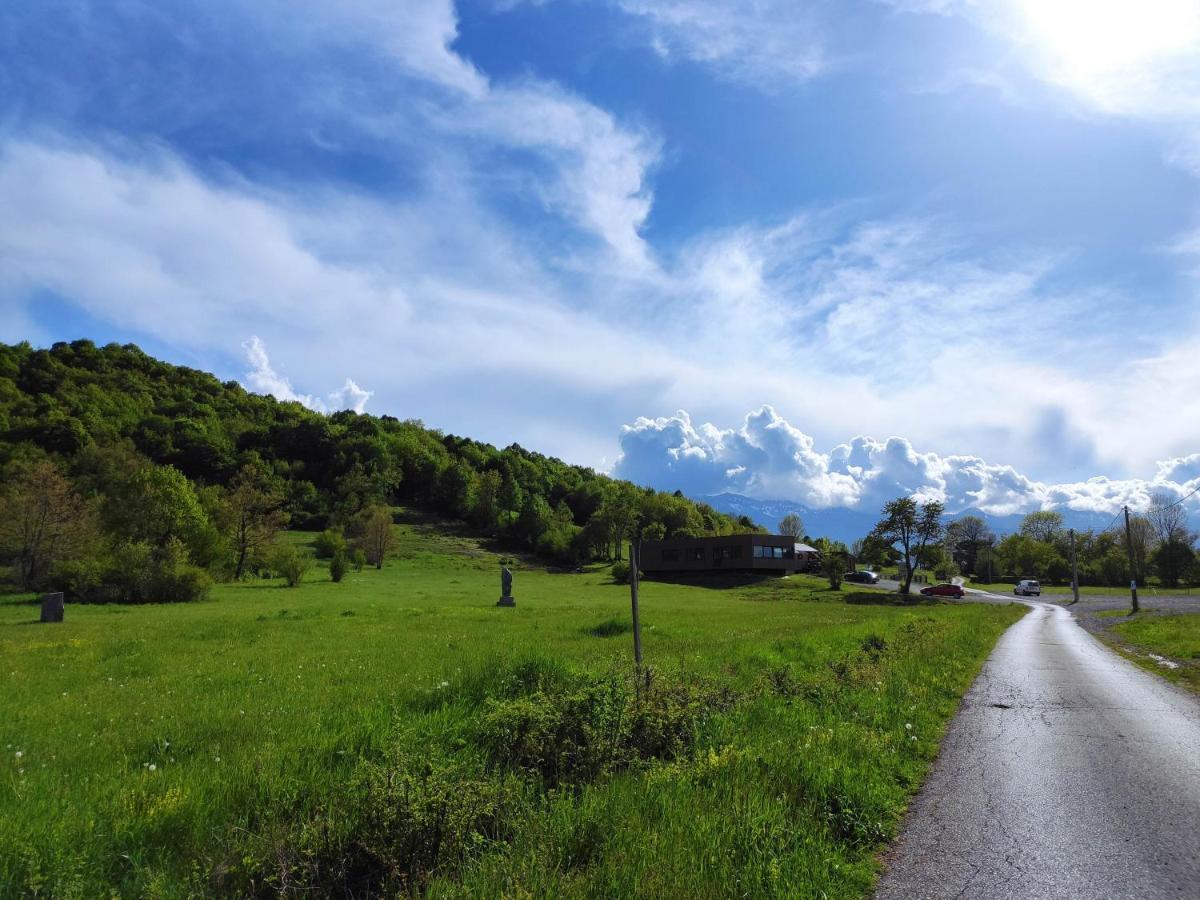 Velebit Lodge Lovinac  エクステリア 写真